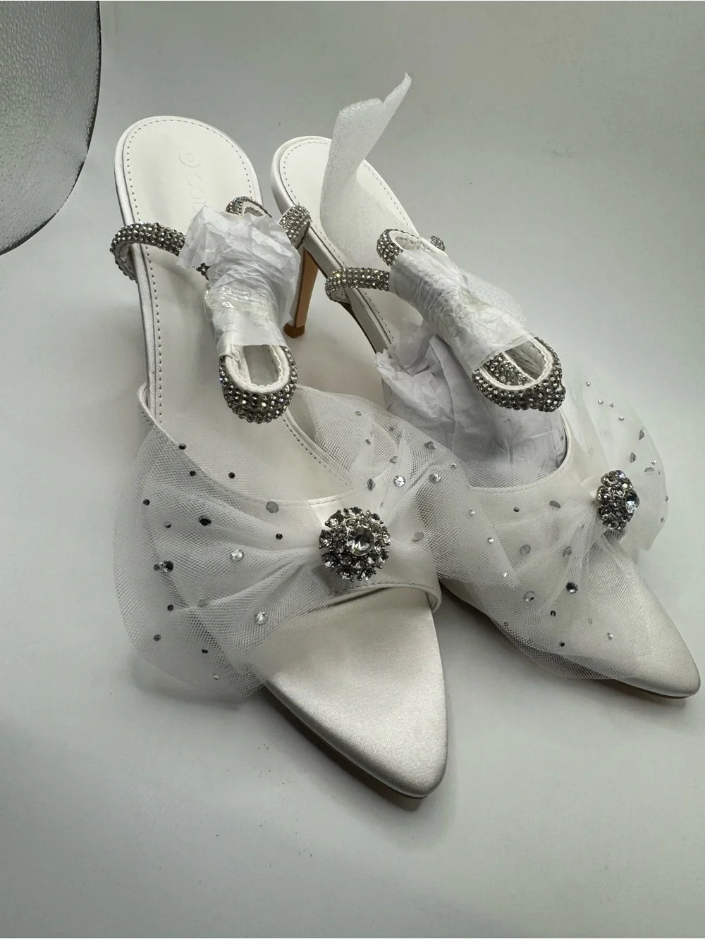 Embellished White Satin Pointed-Toe Heels with Crystal Accent